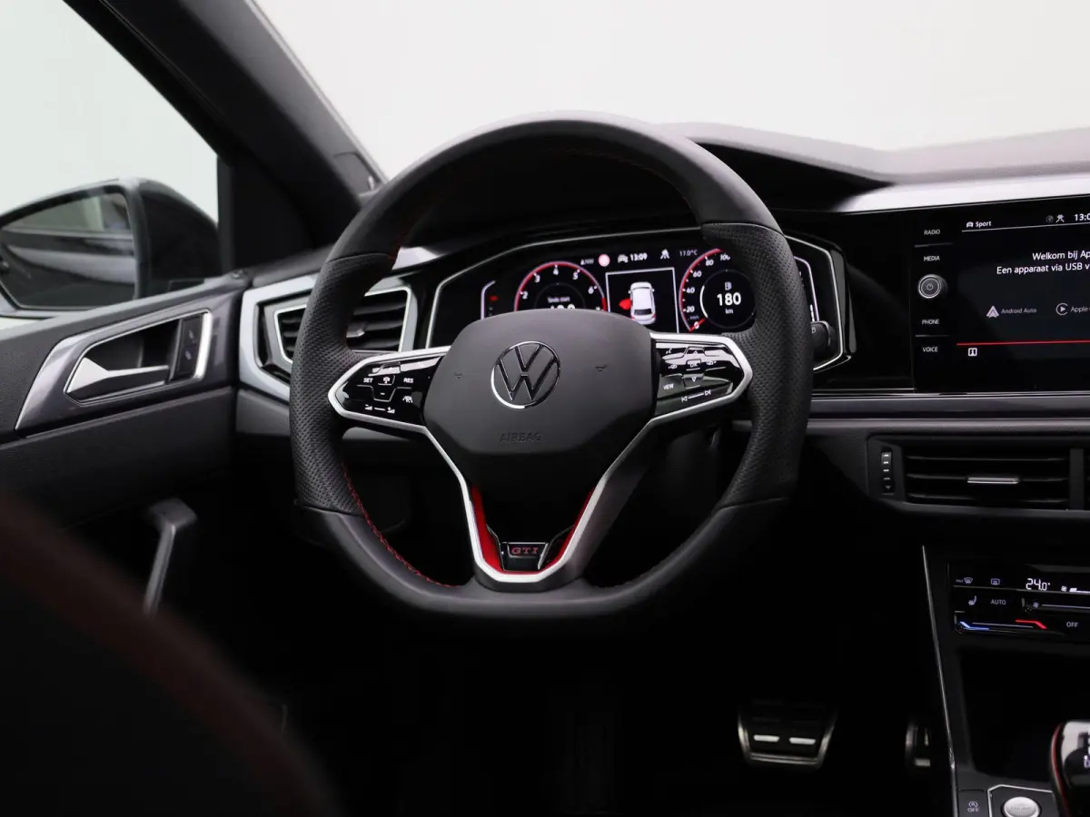 2.0 TSI GTI | 207 PK | Automaat | Apple Carplay / Android Auto | Stoelverwarming | Adaptieve Cruise Control | Parkeersensoren | Panoramaschuif-kanteldak |