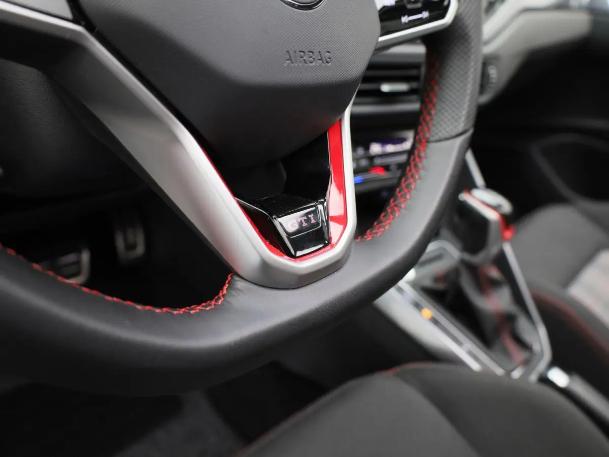 2.0 TSI GTI | 207 PK | Automaat | Apple Carplay / Android Auto | Stoelverwarming | Adaptieve Cruise Control | Parkeersensoren | Panoramaschuif-kanteldak |