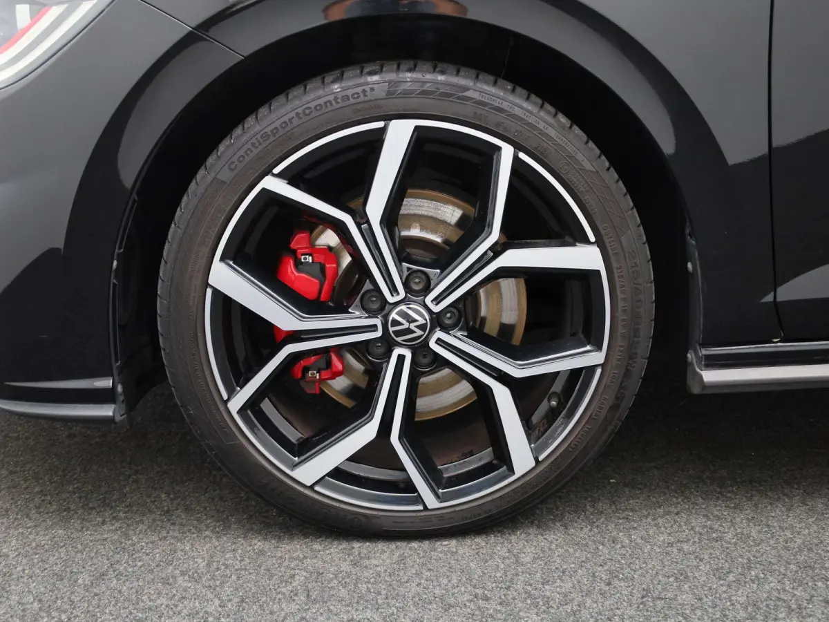 2.0 TSI GTI | 207 PK | Automaat | Apple Carplay / Android Auto | Stoelverwarming | Adaptieve Cruise Control | Parkeersensoren | Panoramaschuif-kanteldak |