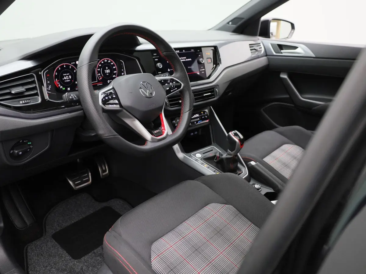 2.0 TSI GTI | 207 PK | Automaat | Apple Carplay / Android Auto | Stoelverwarming | Adaptieve Cruise Control | Parkeersensoren | Panoramaschuif-kanteldak |