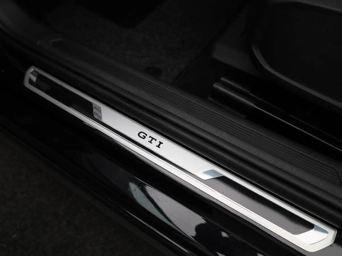 2.0 TSI GTI | 207 PK | Automaat | Apple Carplay / Android Auto | Stoelverwarming | Adaptieve Cruise Control | Parkeersensoren | Panoramaschuif-kanteldak |