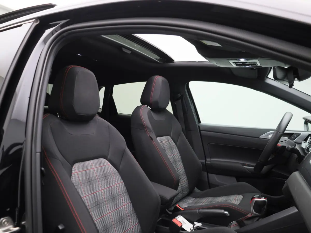 2.0 TSI GTI | 207 PK | Automaat | Apple Carplay / Android Auto | Stoelverwarming | Adaptieve Cruise Control | Parkeersensoren | Panoramaschuif-kanteldak |