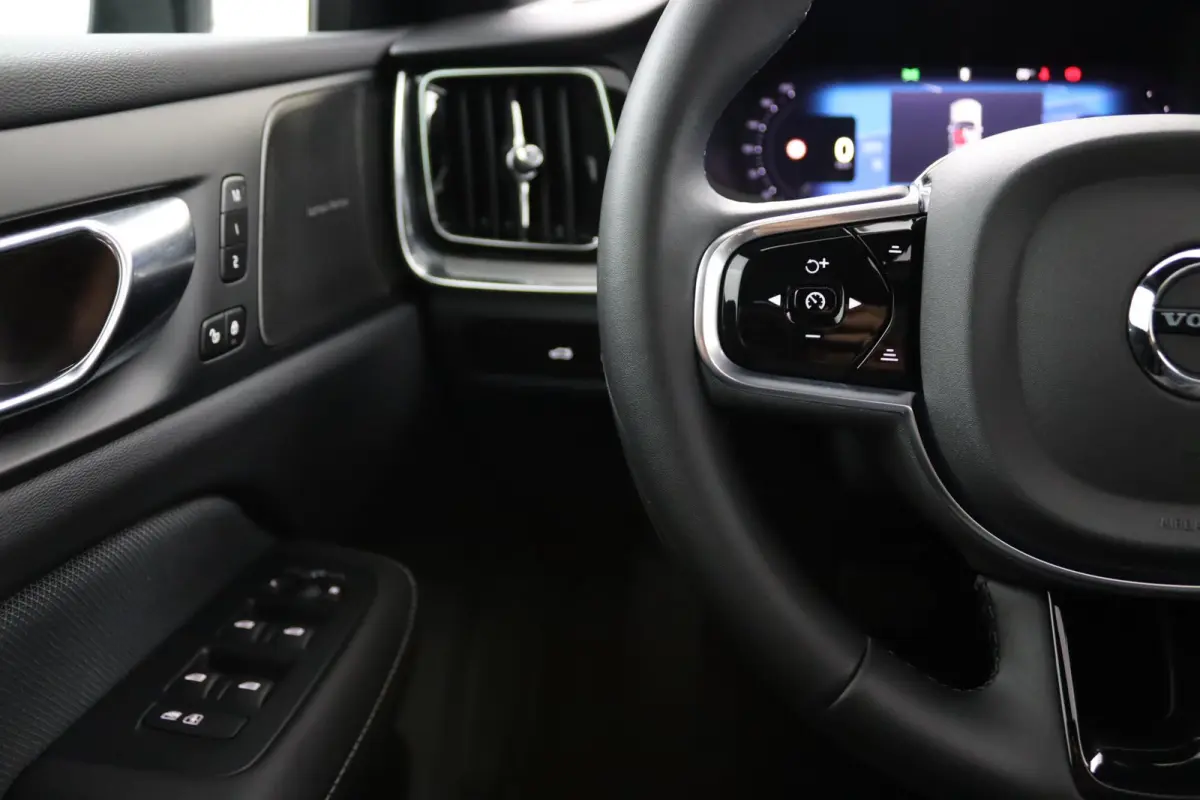 T8 Plug-in hybrid AWD Plus Dark | Trekhaak | Panoramadak | 360 Camera | Harman/Kardon | CarPlay/Android Auto | Elek. Stoelen |  Keyless | Stoel/ Stuurverwarming