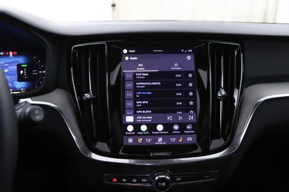T8 Plug-in hybrid AWD Plus Dark | Trekhaak | Panoramadak | 360 Camera | Harman/Kardon | CarPlay/Android Auto | Elek. Stoelen |  Keyless | Stoel/ Stuurverwarming