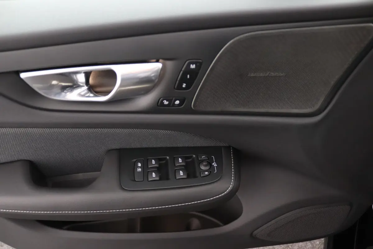 T8 Plug-in hybrid AWD Plus Dark | Trekhaak | Panoramadak | 360 Camera | Harman/Kardon | CarPlay/Android Auto | Elek. Stoelen |  Keyless | Stoel/ Stuurverwarming