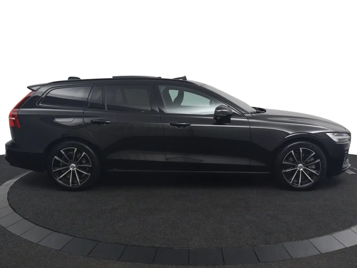 T8 Plug-in hybrid AWD Plus Dark | Trekhaak | Panoramadak | 360 Camera | Harman/Kardon | CarPlay/Android Auto | Elek. Stoelen |  Keyless | Stoel/ Stuurverwarming