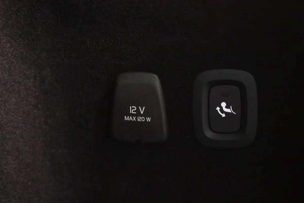 T8 Plug-in hybrid AWD Plus Dark | Trekhaak | Panoramadak | 360 Camera | Harman/Kardon | CarPlay/Android Auto | Elek. Stoelen |  Keyless | Stoel/ Stuurverwarming