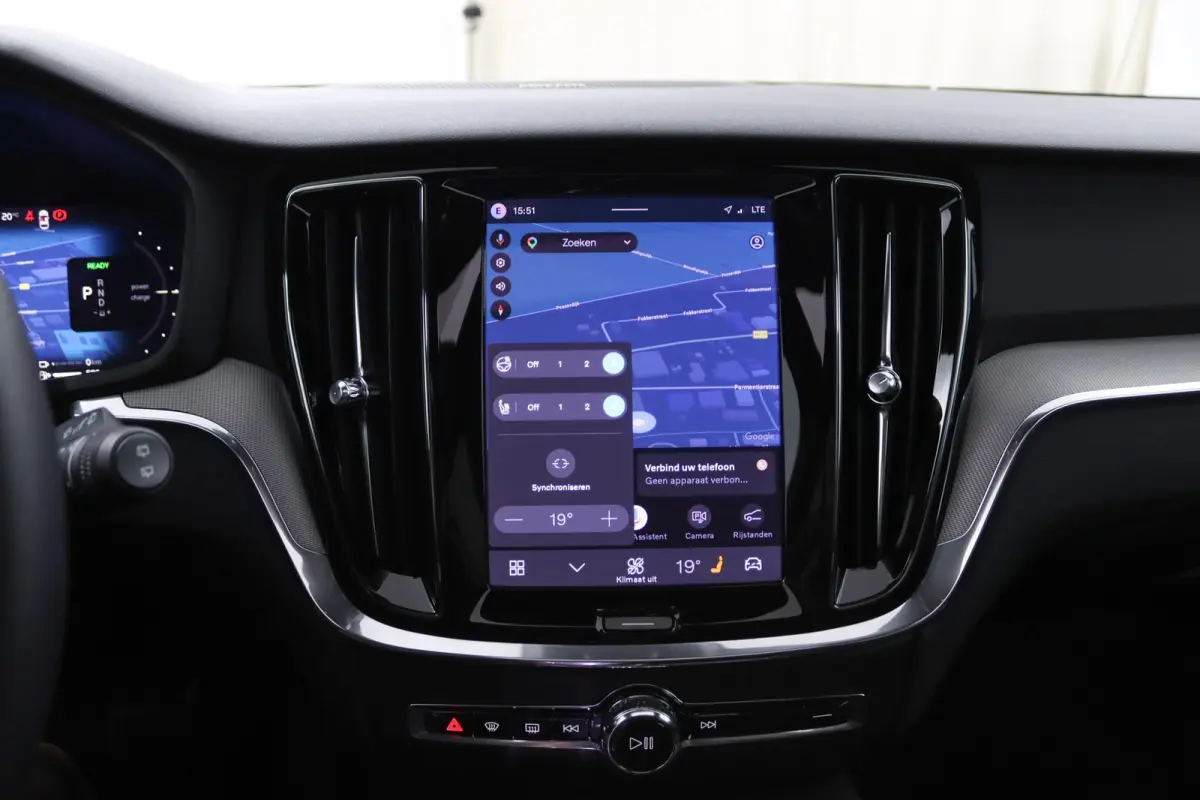 T8 Plug-in hybrid AWD Plus Dark | Trekhaak | Panoramadak | 360 Camera | Harman/Kardon | CarPlay/Android Auto | Elek. Stoelen |  Keyless | Stoel/ Stuurverwarming