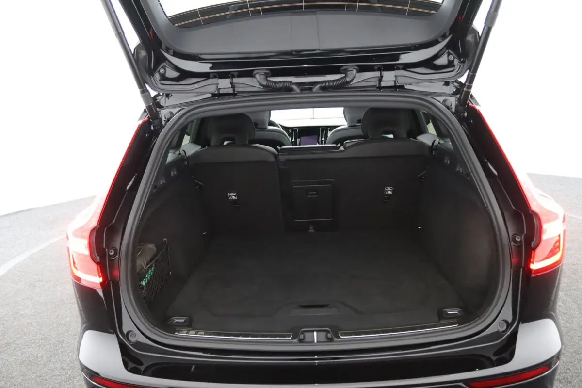 T8 Plug-in hybrid AWD Plus Dark | Trekhaak | Panoramadak | 360 Camera | Harman/Kardon | CarPlay/Android Auto | Elek. Stoelen |  Keyless | Stoel/ Stuurverwarming