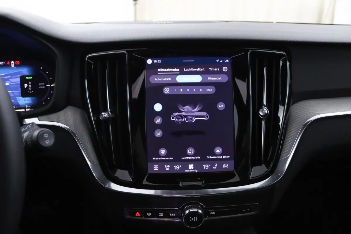 T8 Plug-in hybrid AWD Plus Dark | Trekhaak | Panoramadak | 360 Camera | Harman/Kardon | CarPlay/Android Auto | Elek. Stoelen |  Keyless | Stoel/ Stuurverwarming