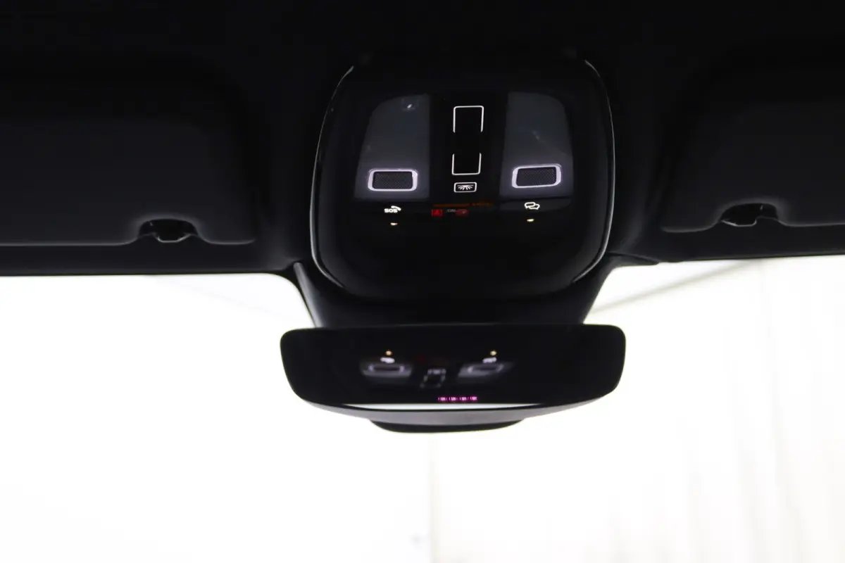 T8 Plug-in hybrid AWD Plus Dark | Trekhaak | Panoramadak | 360 Camera | Harman/Kardon | CarPlay/Android Auto | Elek. Stoelen |  Keyless | Stoel/ Stuurverwarming