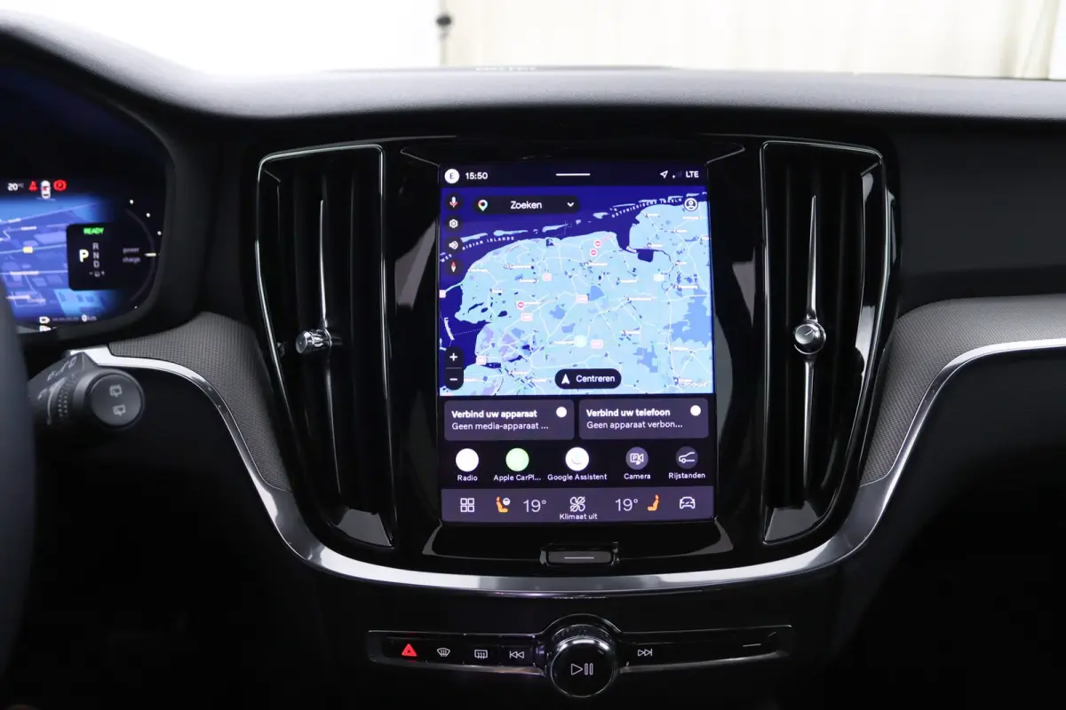 T8 Plug-in hybrid AWD Plus Dark | Trekhaak | Panoramadak | 360 Camera | Harman/Kardon | CarPlay/Android Auto | Elek. Stoelen |  Keyless | Stoel/ Stuurverwarming
