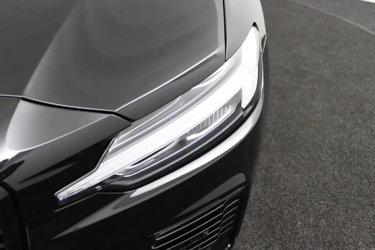 T8 Plug-in hybrid AWD Plus Dark | Trekhaak | Panoramadak | 360 Camera | Harman/Kardon | CarPlay/Android Auto | Elek. Stoelen |  Keyless | Stoel/ Stuurverwarming