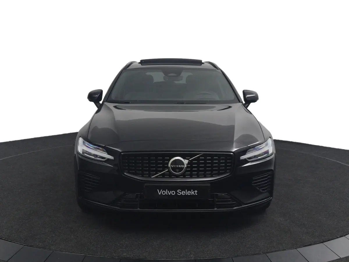 T8 Plug-in hybrid AWD Plus Dark | Trekhaak | Panoramadak | 360 Camera | Harman/Kardon | CarPlay/Android Auto | Elek. Stoelen |  Keyless | Stoel/ Stuurverwarming