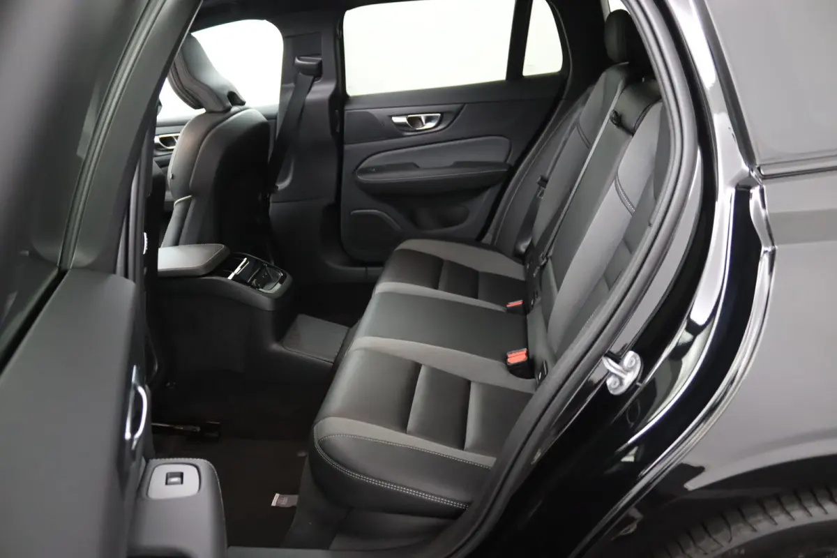 T8 Plug-in hybrid AWD Plus Dark | Trekhaak | Panoramadak | 360 Camera | Harman/Kardon | CarPlay/Android Auto | Elek. Stoelen |  Keyless | Stoel/ Stuurverwarming