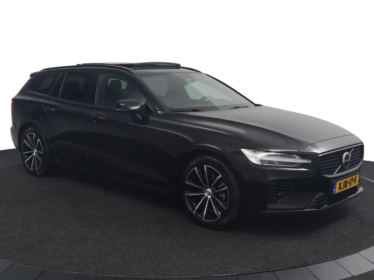 T8 Plug-in hybrid AWD Plus Dark | Trekhaak | Panoramadak | 360 Camera | Harman/Kardon | CarPlay/Android Auto | Elek. Stoelen |  Keyless | Stoel/ Stuurverwarming