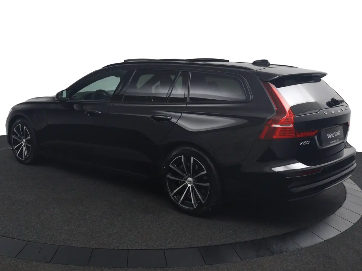 T8 Plug-in hybrid AWD Plus Dark | Trekhaak | Panoramadak | 360 Camera | Harman/Kardon | CarPlay/Android Auto | Elek. Stoelen |  Keyless | Stoel/ Stuurverwarming