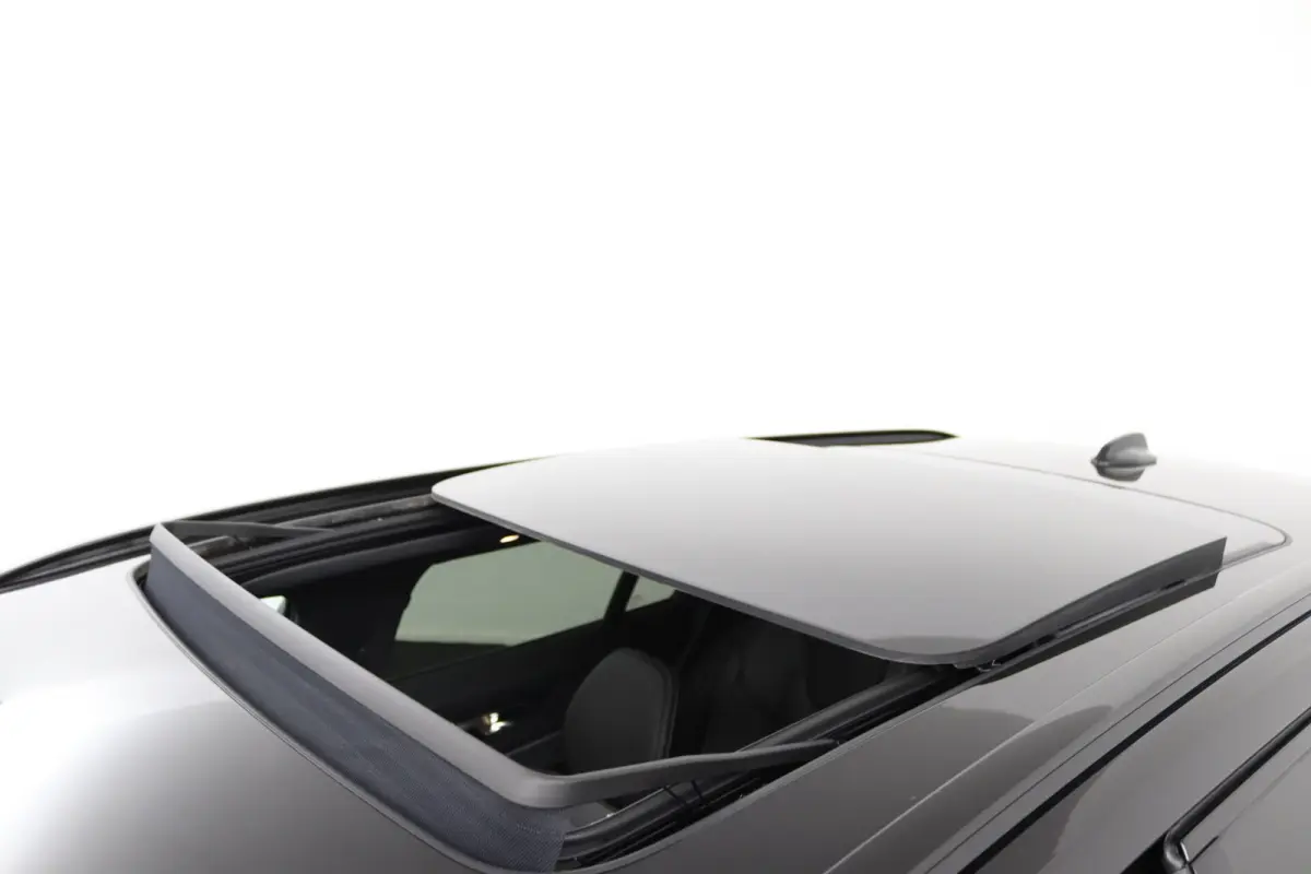 T8 Plug-in hybrid AWD Plus Dark | Trekhaak | Panoramadak | 360 Camera | Harman/Kardon | CarPlay/Android Auto | Elek. Stoelen |  Keyless | Stoel/ Stuurverwarming