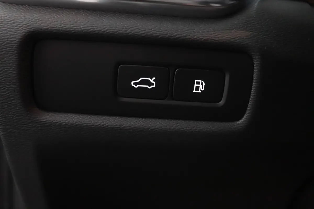 T8 Plug-in hybrid AWD Plus Dark | Trekhaak | Panoramadak | 360 Camera | Harman/Kardon | CarPlay/Android Auto | Elek. Stoelen |  Keyless | Stoel/ Stuurverwarming