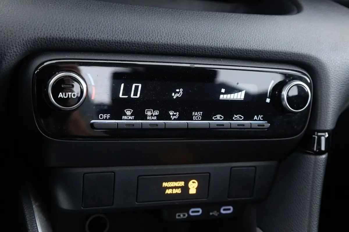 1.5 Hybrid 115 Active | CARPLAY | CAMERA | VELGEN | Automaat ✅ 1e Eigenaar