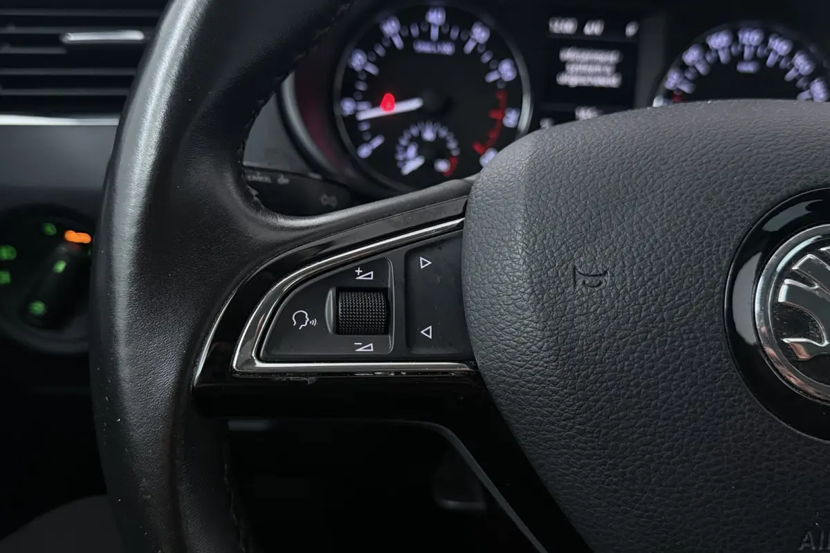 1.4 TSI Greentech Style Businessline (STOELVERWARMING, TREKHAAK, XENON, ELEKT. STSOELEN)