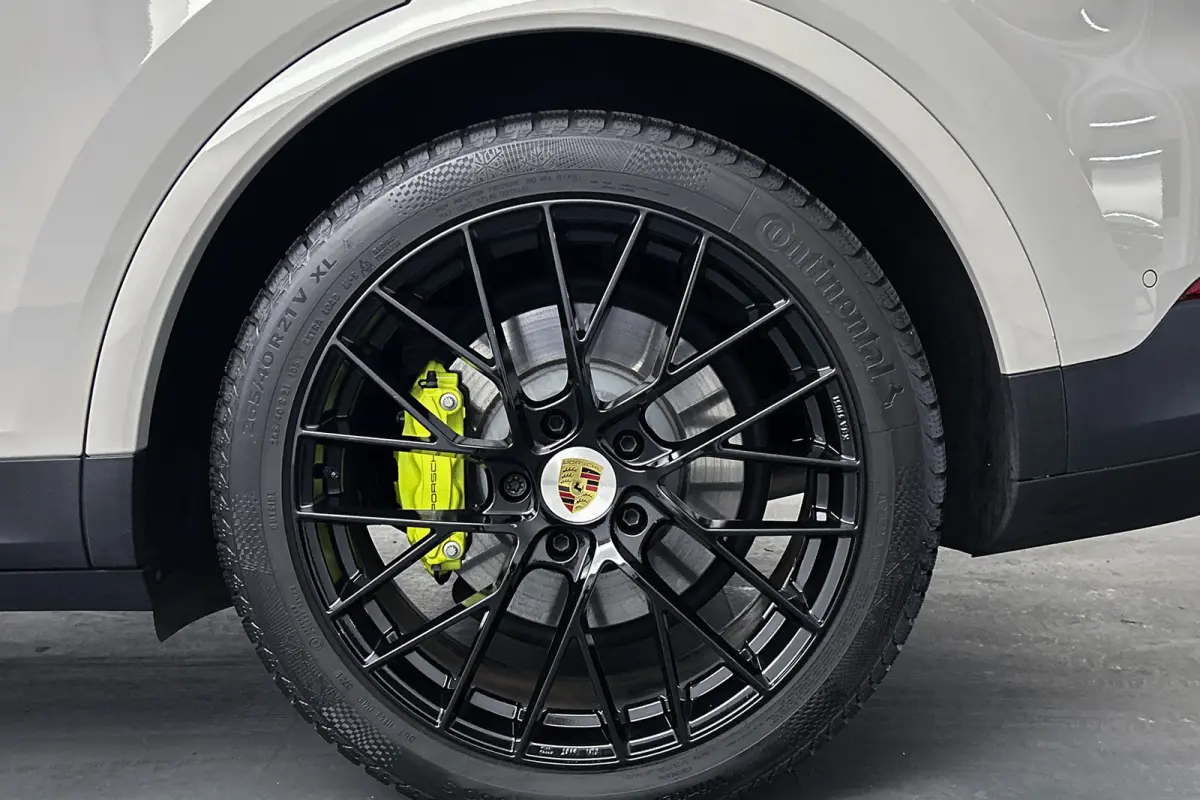 3.0 S E-Hybrid Black Edition | Panoramadak | Luchtvering | Trekhaak | Lederen bekleding