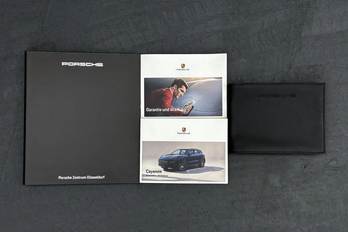 3.0 S E-Hybrid Black Edition | Panoramadak | Luchtvering | Trekhaak | Lederen bekleding