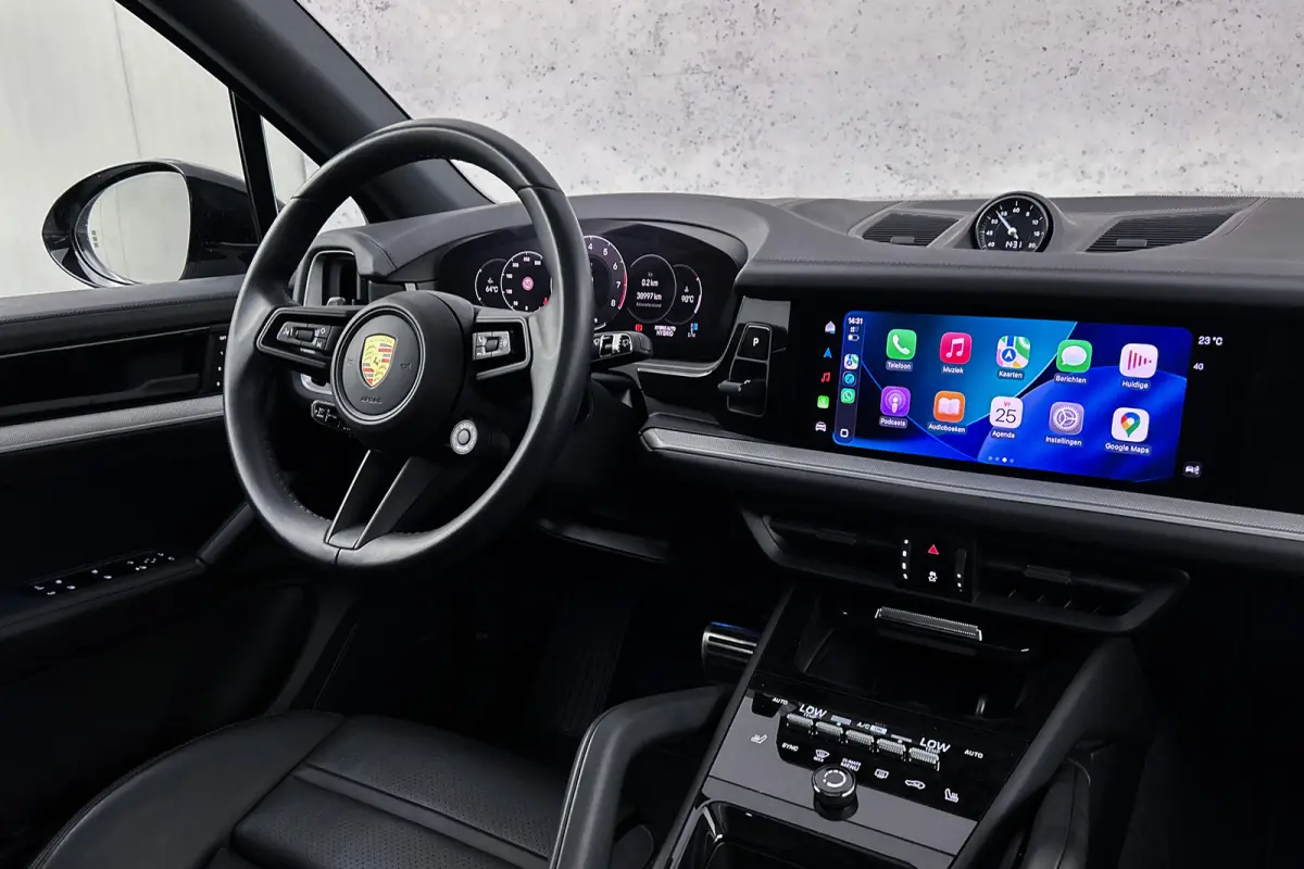3.0 S E-Hybrid Black Edition | Panoramadak | Luchtvering | Trekhaak | Lederen bekleding