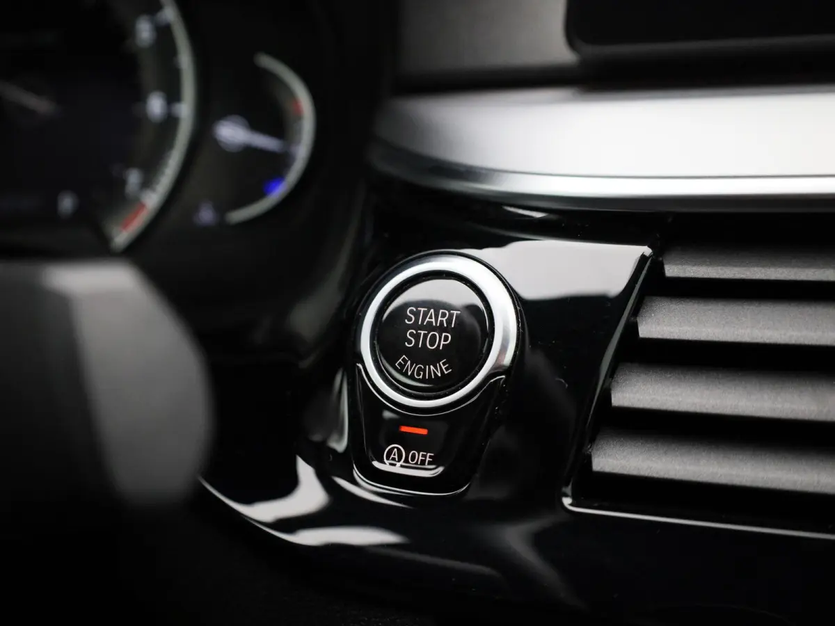 520i High Executive | ACHTERUITRIJCAMERA | APPLE CARPLAY - ANDROID AUTO | STOELVERWARMING | SFEERVERLICHTING | LEDER | MEMORY | CRUISE CONTROL | CLIMATE CONTROL |