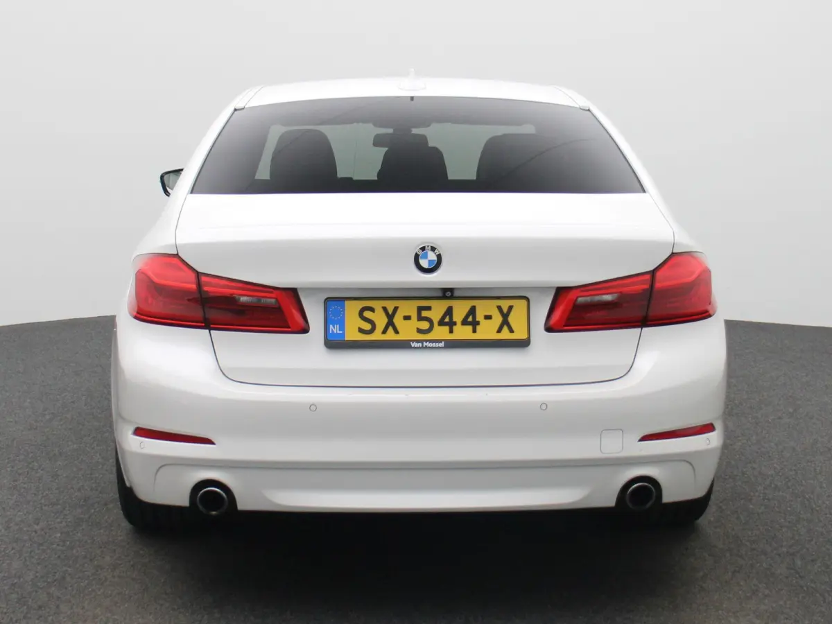 520i High Executive | ACHTERUITRIJCAMERA | APPLE CARPLAY - ANDROID AUTO | STOELVERWARMING | SFEERVERLICHTING | LEDER | MEMORY | CRUISE CONTROL | CLIMATE CONTROL |