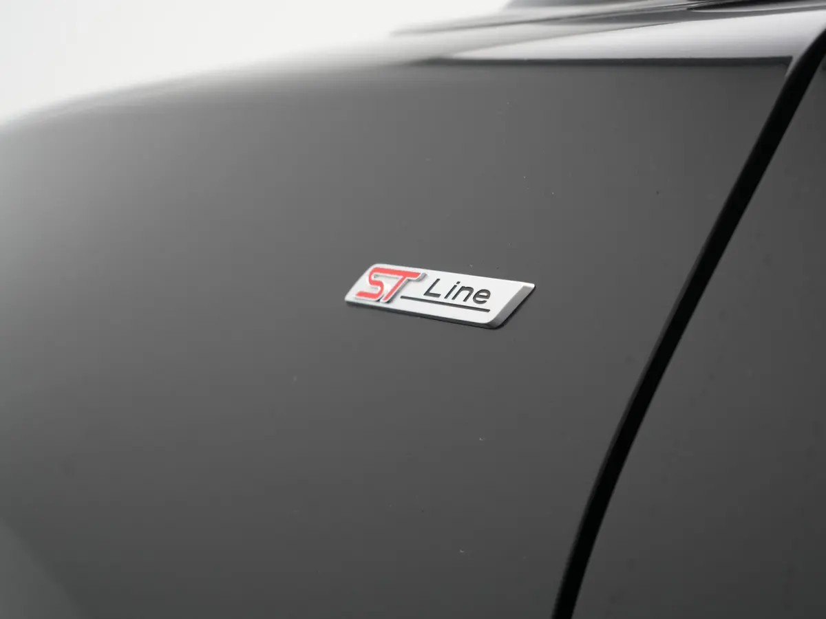 1.0 EcoBoost ST-Line X 155pk Dealer O.H | Trekhaak Afn. | Panodak | Adaptive Cruise | Bang & Olufsen | Camera | Sportstoelen & Stuur Verwarmd | Keyless | Virtual | Navigatie | DAB | 17"L.M |