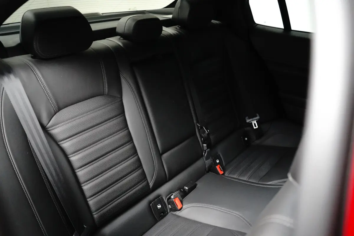 Veloce 280PK | Stoelverwarming | Adap. Cruise | 19 inch | Trekhaak