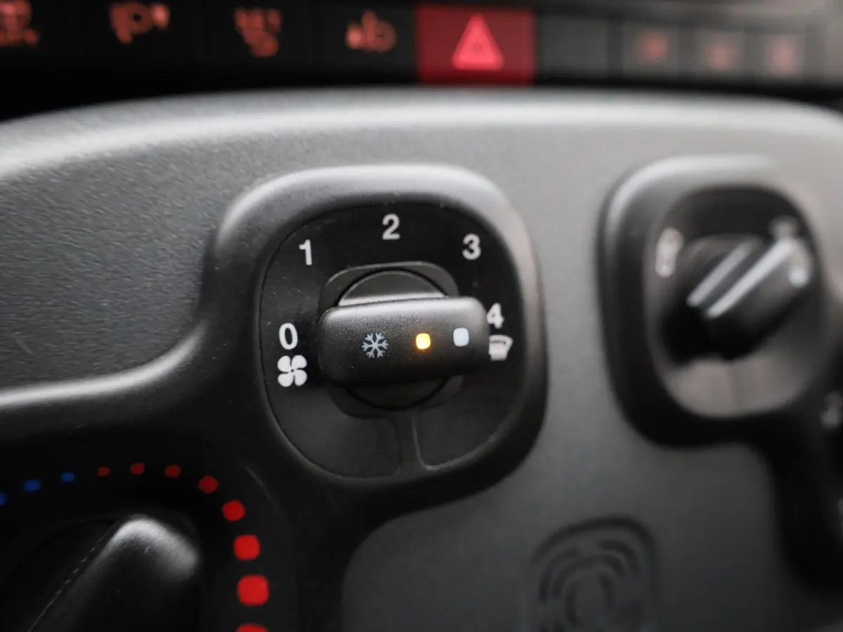 1.0 Hybrid City Life | BLUETOOTH | DAB RADIO | AIRCO | ELEKTRISCHE RAMEN | MULTIFUNCTIONEEL STUURWIEL | 5-DEURS |