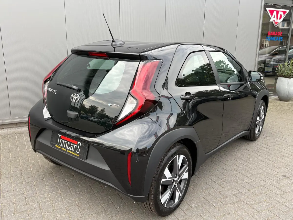 Hybrid 116PK Active Automaat Nieuw uit voorraad! Camera/ Adapt. Cruise/ Carplay- Android auto