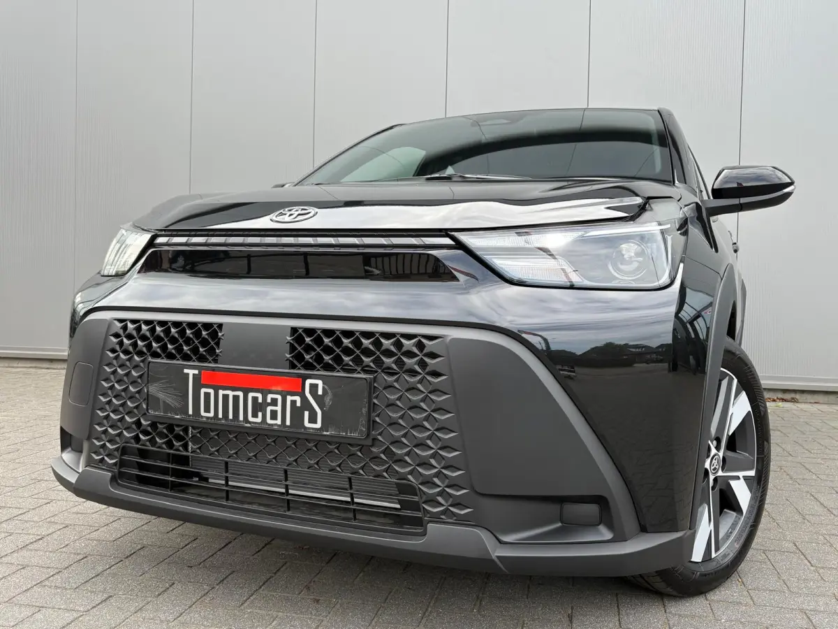 Hybrid 116PK Active Automaat Nieuw uit voorraad! Camera/ Adapt. Cruise/ Carplay- Android auto