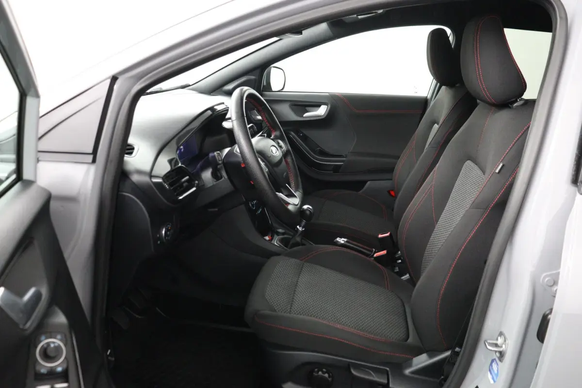 1.0 EcoBoost ST-Line | Trekhaak | Keyless Entry | CarPlay | Navi |