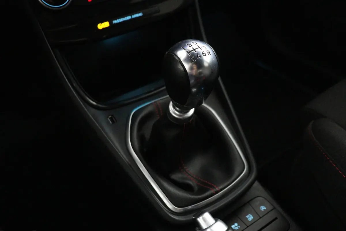 1.0 EcoBoost ST-Line | Trekhaak | Keyless Entry | CarPlay | Navi |