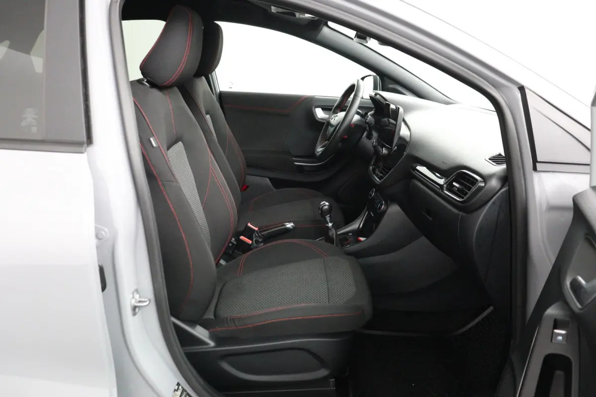 1.0 EcoBoost ST-Line | Trekhaak | Keyless Entry | CarPlay | Navi |