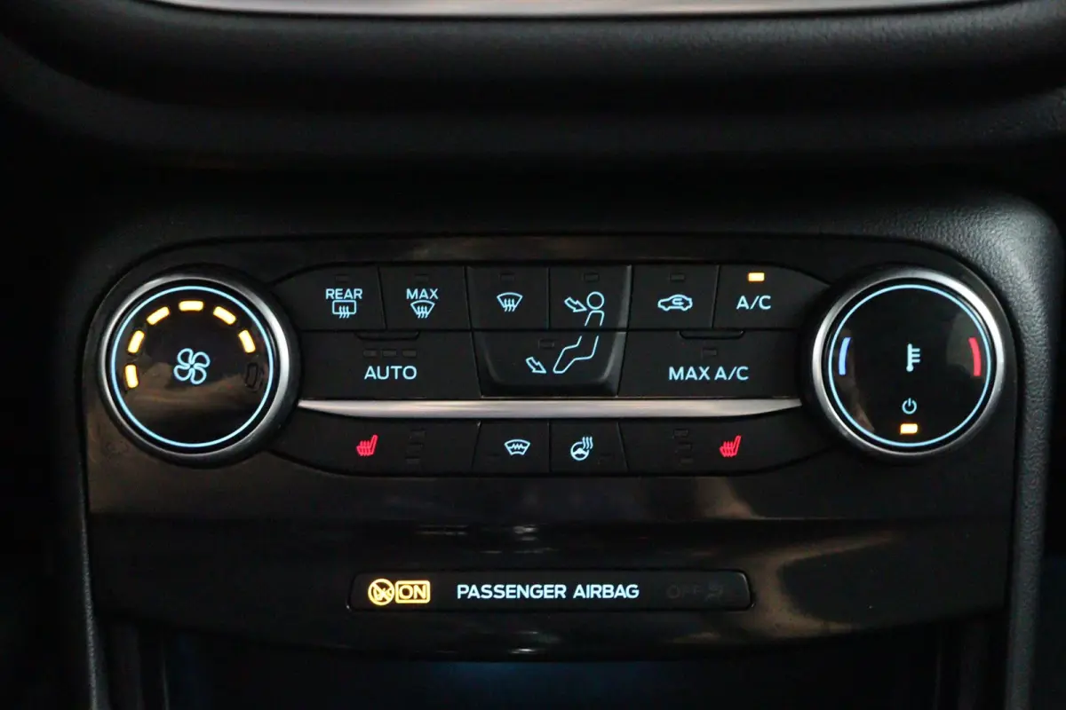 1.0 EcoBoost ST-Line | Trekhaak | Keyless Entry | CarPlay | Navi |
