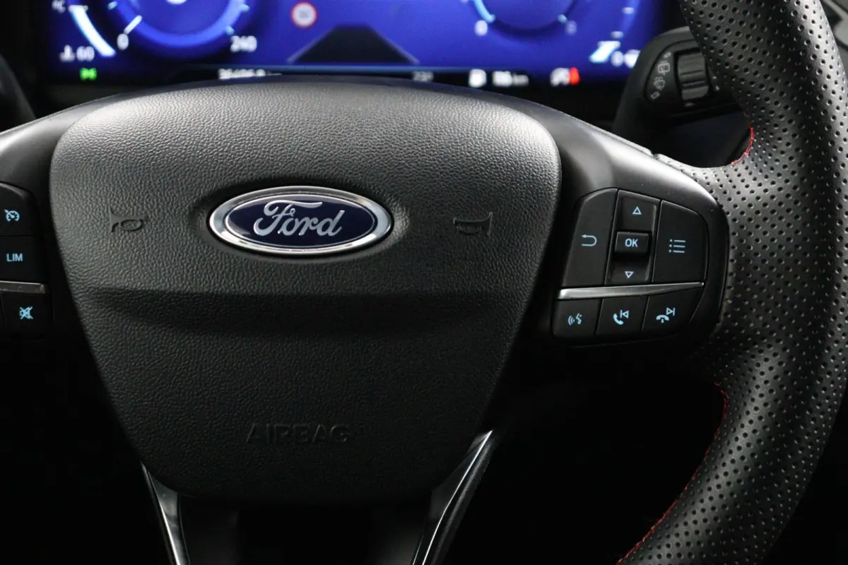 1.0 EcoBoost ST-Line | Trekhaak | Keyless Entry | CarPlay | Navi |