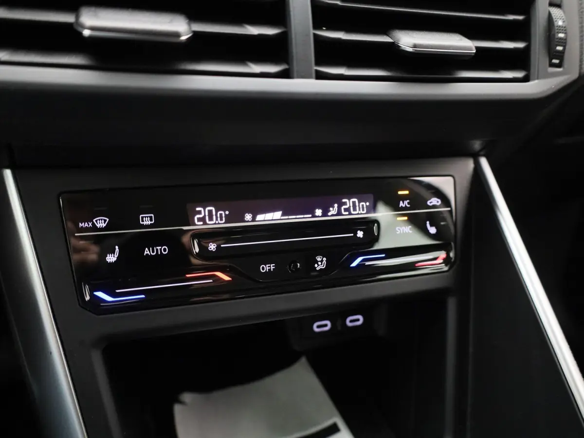 1.0 TSI Life Business 95 PK | Navigatie | Parkeersensoren | Stoelverwarming | Adaptive Cruise Control | Apple Carplay | Android Auto | Digital Cockpit | Climate Control |