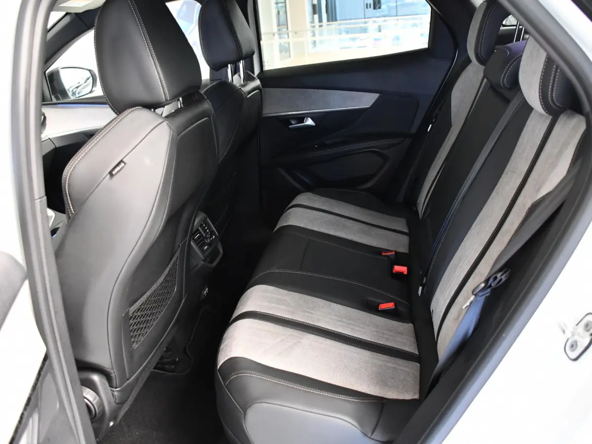 1.6 HYbrid 225 GT | SOH 88.5%  | Alcantara | Stoelverwarming | Elektrisch bedienbare achterklep | Navigatie | Keyless Entry + Start