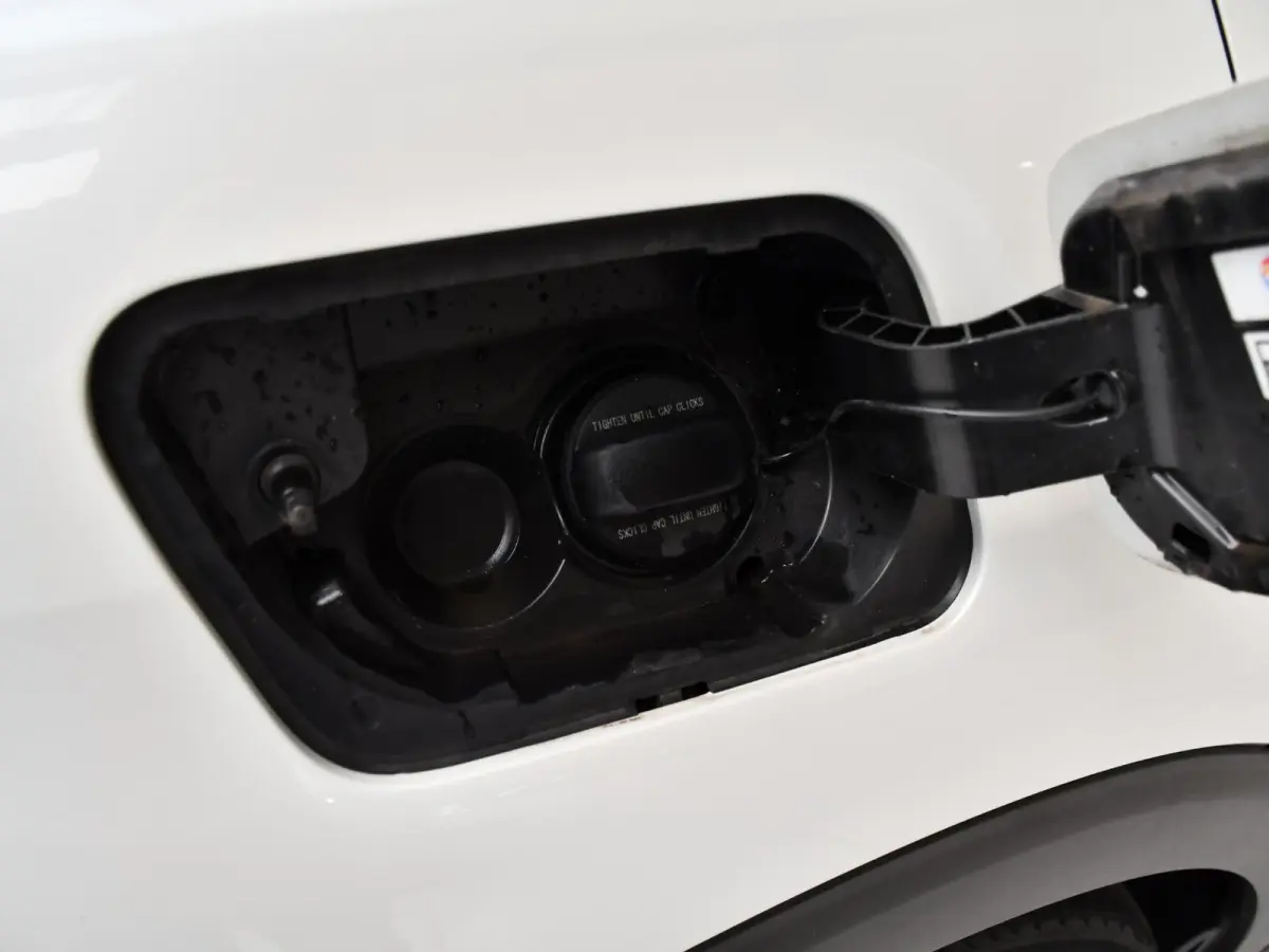 1.6 HYbrid 225 GT | SOH 88.5%  | Alcantara | Stoelverwarming | Elektrisch bedienbare achterklep | Navigatie | Keyless Entry + Start