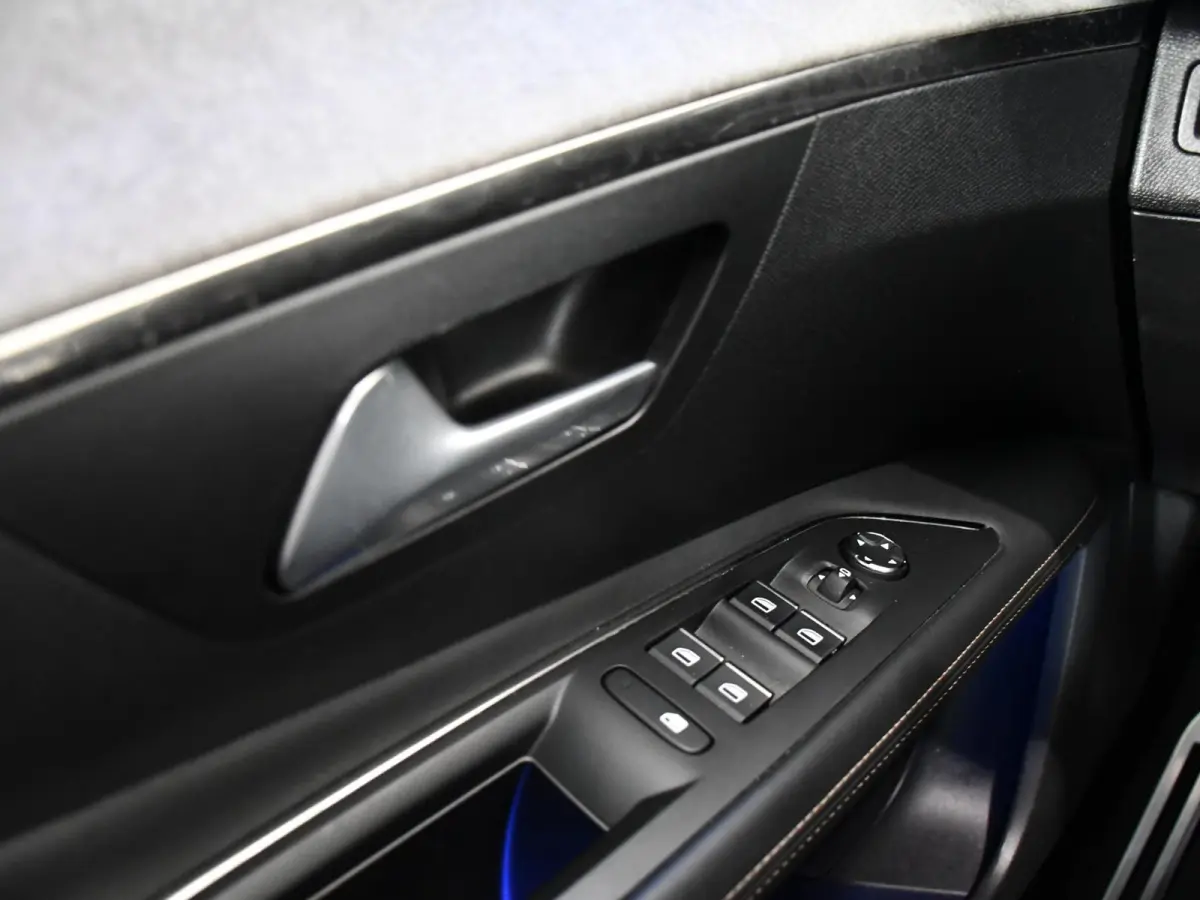 1.6 HYbrid 225 GT | SOH 88.5%  | Alcantara | Stoelverwarming | Elektrisch bedienbare achterklep | Navigatie | Keyless Entry + Start