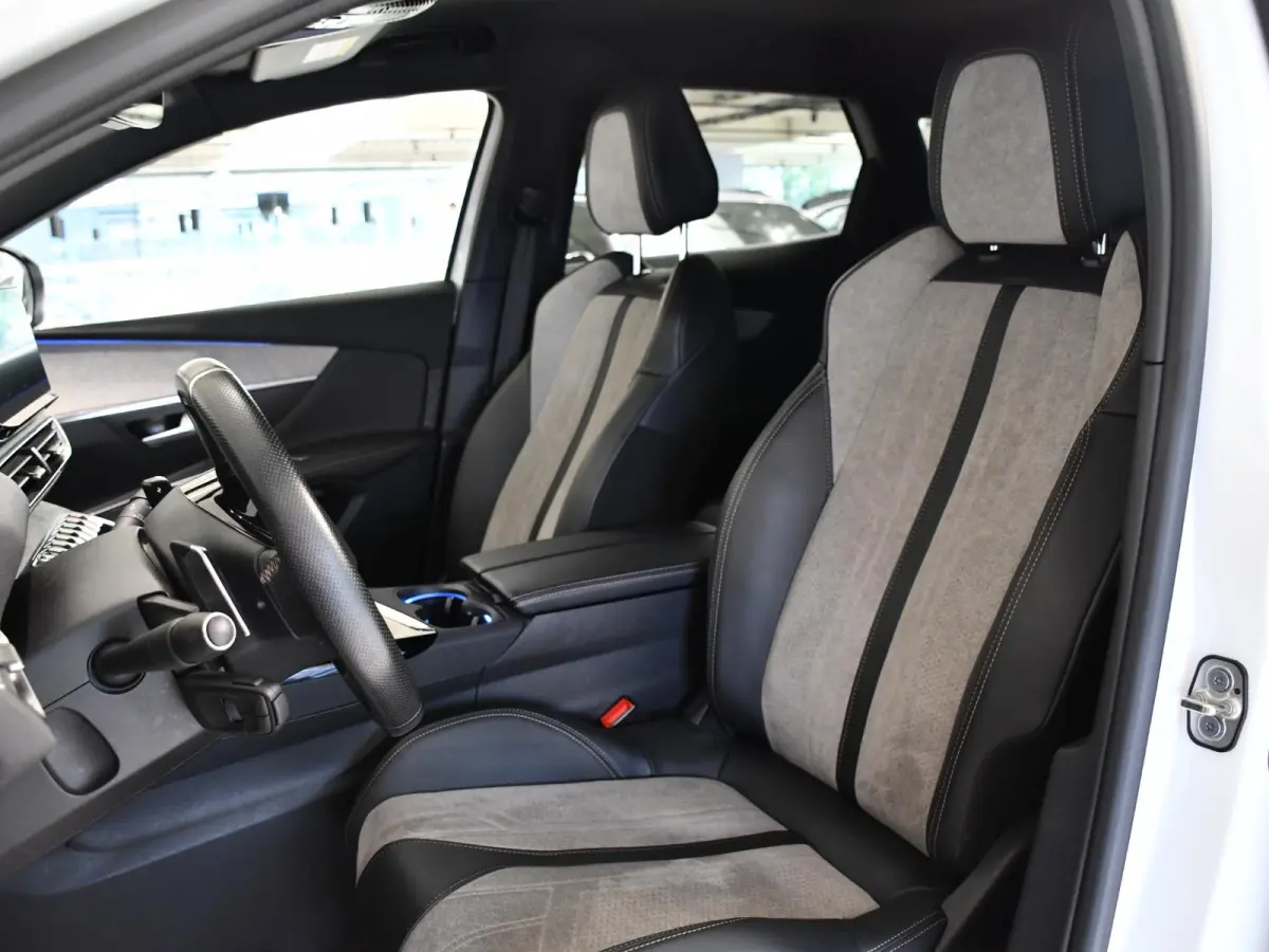1.6 HYbrid 225 GT | SOH 88.5%  | Alcantara | Stoelverwarming | Elektrisch bedienbare achterklep | Navigatie | Keyless Entry + Start
