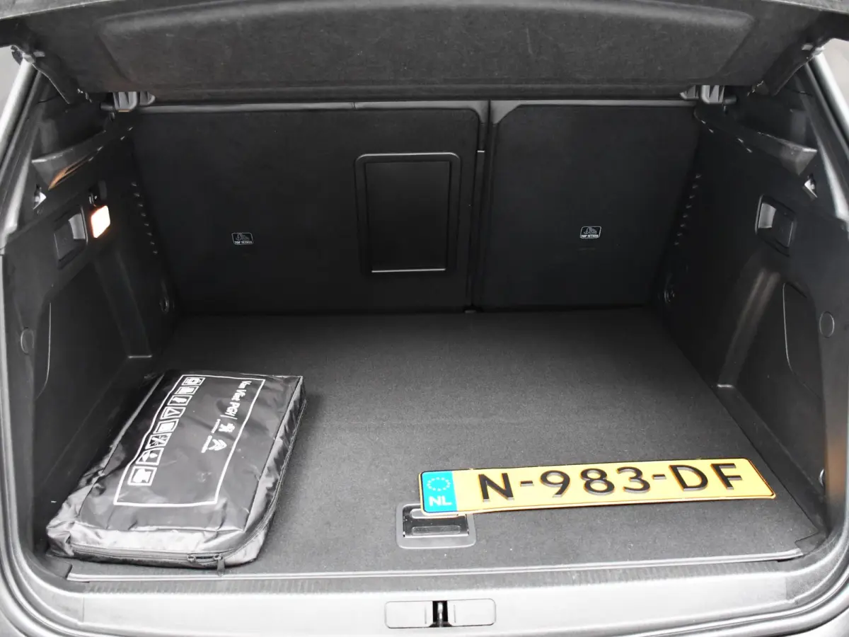 1.6 HYbrid 225 GT | SOH 88.5%  | Alcantara | Stoelverwarming | Elektrisch bedienbare achterklep | Navigatie | Keyless Entry + Start