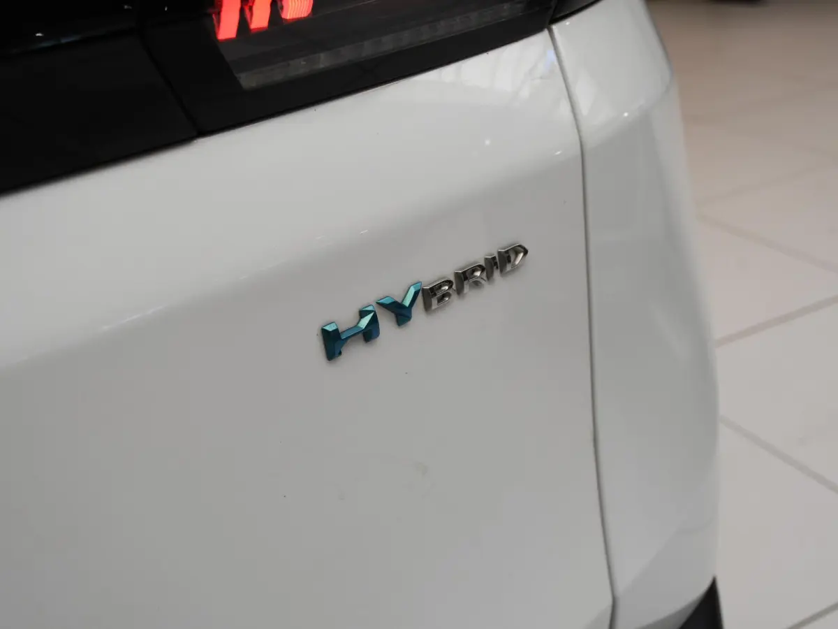 1.6 HYbrid 225 GT | SOH 88.5%  | Alcantara | Stoelverwarming | Elektrisch bedienbare achterklep | Navigatie | Keyless Entry + Start