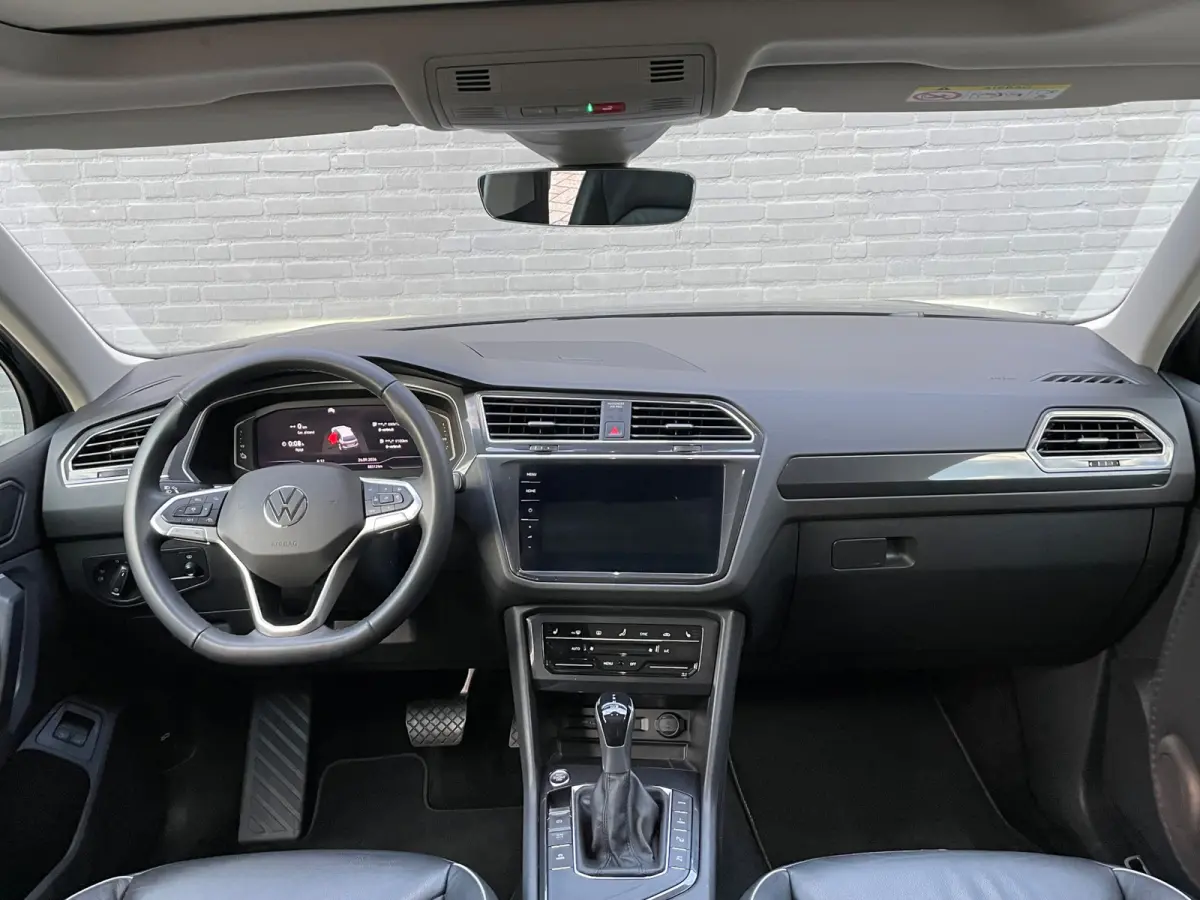 1.4 TSI eHybrid Elegance - Trekhaak - Pano - 360gr - Dodehoekassistent etc etc.