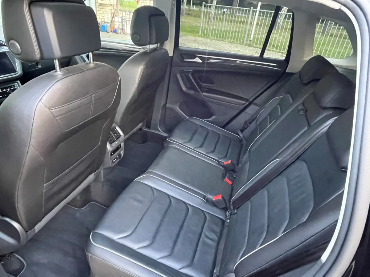 1.4 TSI eHybrid Elegance - Trekhaak - Pano - 360gr - Dodehoekassistent etc etc.