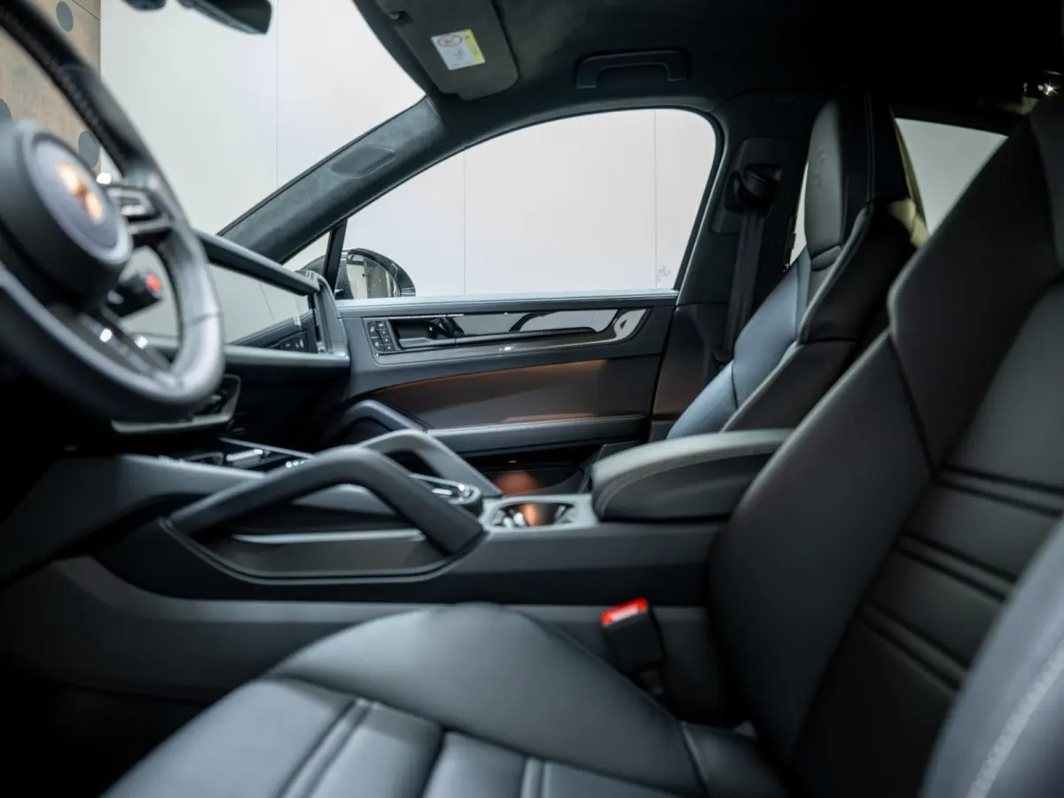 4.0 Turbo E-Hybrid GT | Achterasbest. | Burmester | 18-weg | HUD | 2+1 Achter |
